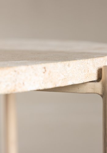 VIND KOLLEKSJON Sandhamn sofabord, rundt - beige mactan stein og jern (70)