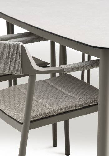 Kreta hagebord, rektangulrt - sandfrostet glass og sandaluminium (220x100)