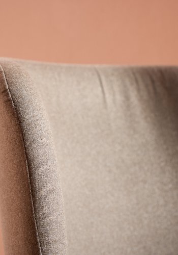 VENTURE DESIGN Edina Esszimmerstuhl – brauner Stoff und schwarzer Stahl