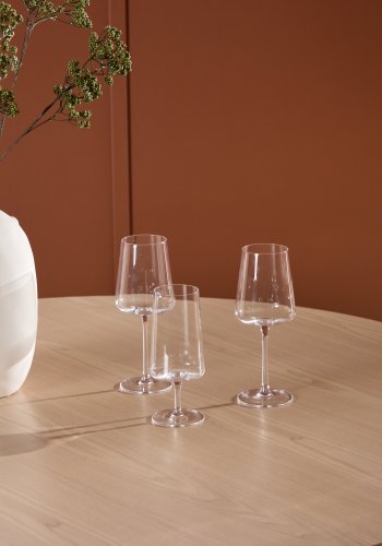 VENTURE DESIGN Flora Esstisch, rund – weiß gekalktes Furnier und Gummibaumholz (120)