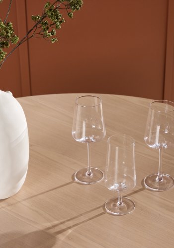 VENTURE DESIGN Flora Esstisch, rund – weiß gekalktes Furnier und Gummibaumholz (120)