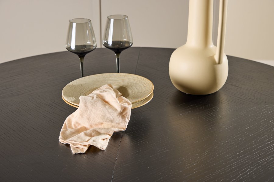 VENTURE DESIGN Strada spisebord, med 1 ileggsplate - svart eikefiner (120/170x120x74)