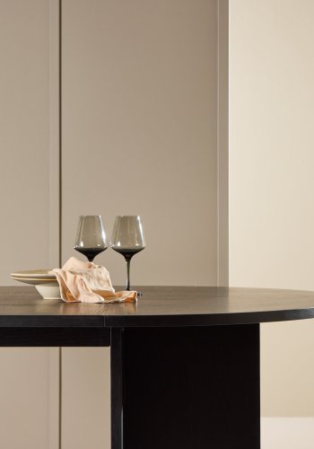 VENTURE DESIGN Strada spisebord, med 1 ileggsplate - svart eikefiner (120/170x120x74)