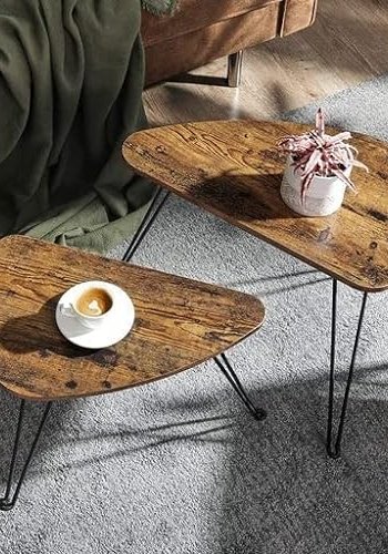 VASAGLE Beistelltisch, dreieckig – rustikale braune Spanplatte und schwarzer Stahl (2er-Set)