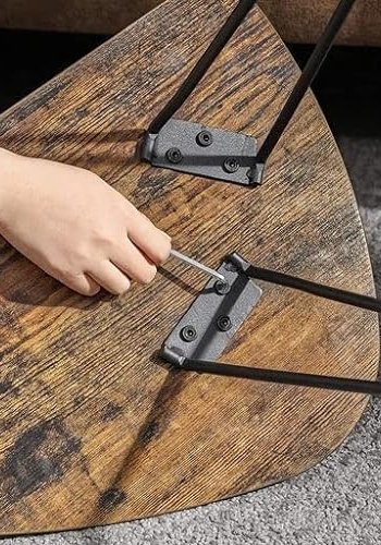 VASAGLE Beistelltisch, dreieckig – rustikale braune Spanplatte und schwarzer Stahl (2er-Set)