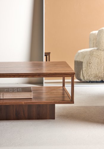 VENTURE DESIGN Maglehem sofabord, m. 1 hylde - MDF og st�l med valn�d 3D-papir (130x60x38)