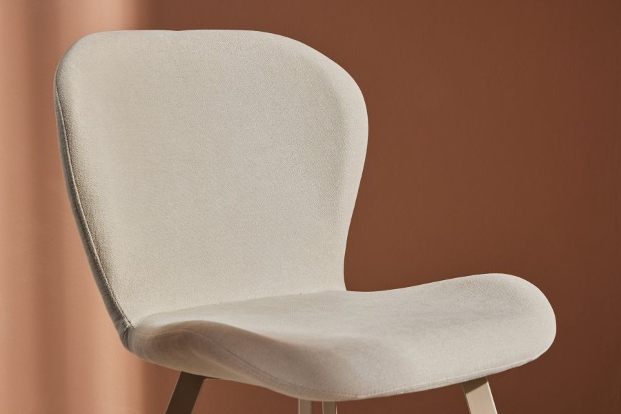 VENTURE DESIGN Lilja spisestuestol - beige polyesterstoff og stl