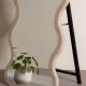 VENTURE HOME Loui gulvspejl, organisk - spejlglas og beige MDF (158x49)