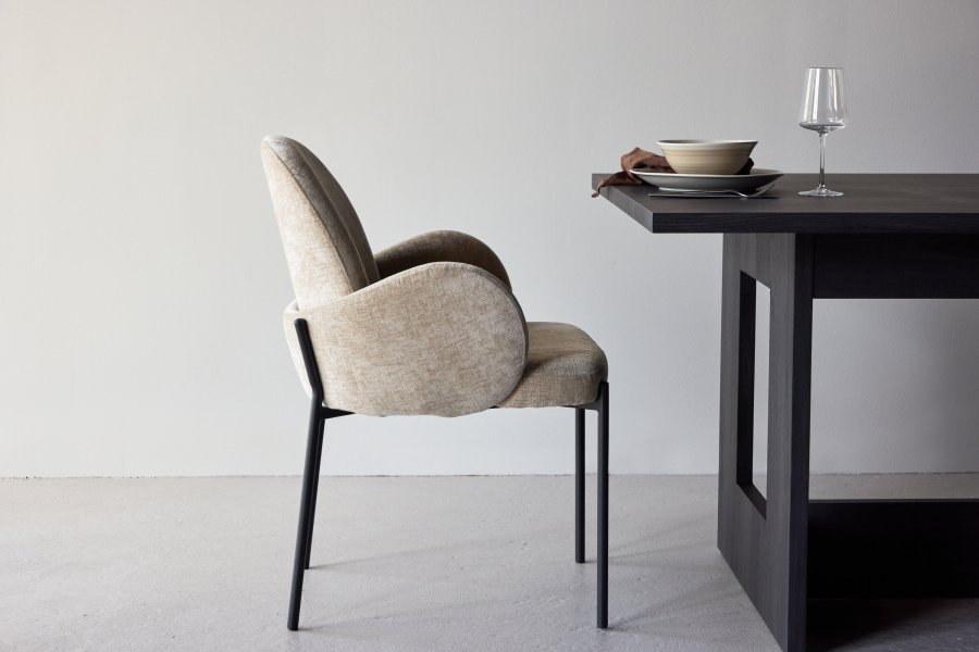 VENTURE DESIGN Blom Esszimmersthle, 2er-Pack  Schwarzer Stahl / Beigefarbener Stoff