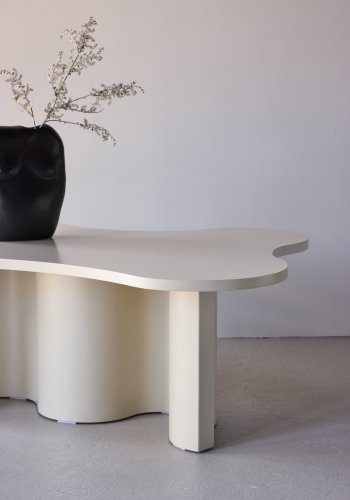 VENTURE DESIGN Flow sofabord, organisk - MDF med beige PU-lak  (120x80x45)