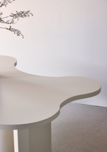 VENTURE DESIGN Flow sofabord, organisk - MDF med beige PU-lak  (120x80x45)