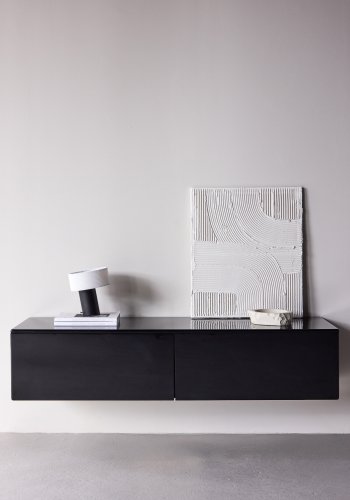 VENTURE DESIGN Fristad v�gh�ngt TV-bord , m. 2 skuffer - sort blank PU-lak MDF (160x45x35) 