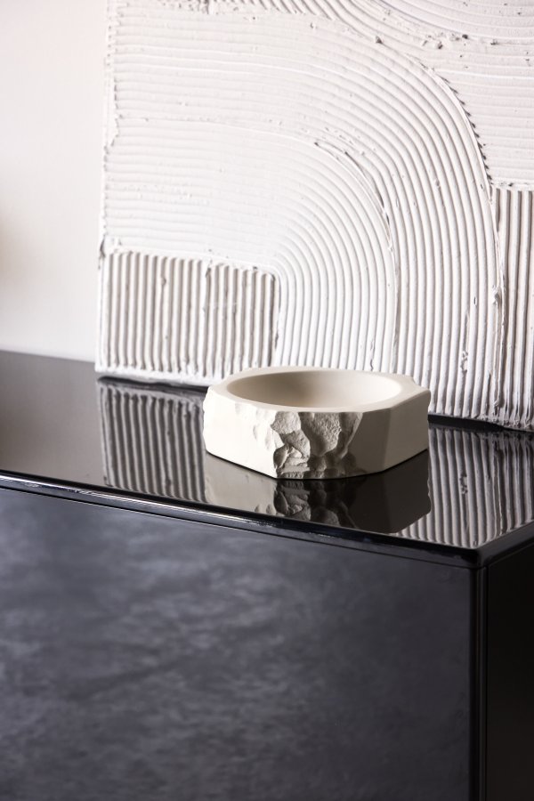 VENTURE DESIGN Fristad v�gh�ngt TV-bord , m. 2 skuffer - sort blank PU-lak MDF (160x45x35) 