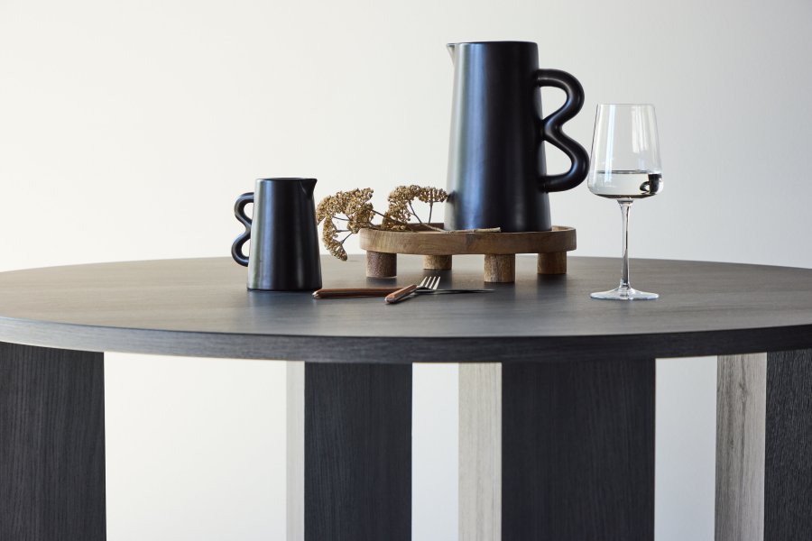 VENTURE DESIGN Juno rundt spisebord 120x75 cm - MDF med svart 3D-papir