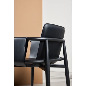 VENTURE DESIGN Bj&auml;re L�nestol 60x61x78 cm - Metalstel / Sort PU