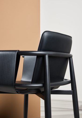 VENTURE DESIGN Bj�re spisebordsstol, m. arml�n - sort polyurethan og sort metal