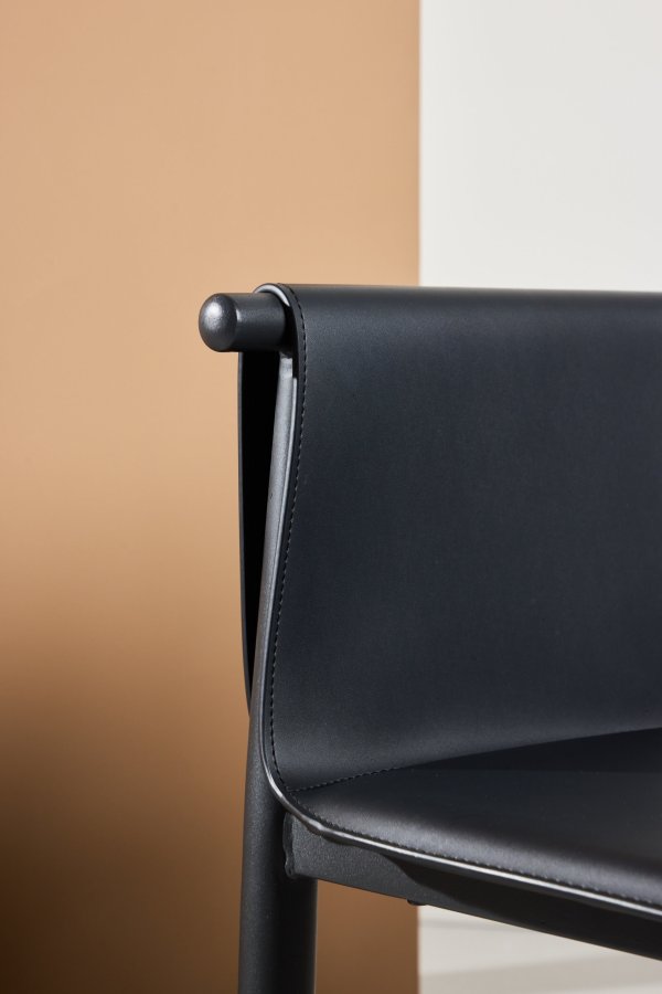 VENTURE DESIGN Bj&auml;re L�nestol 60x61x78 cm - Metalstel / Sort PU