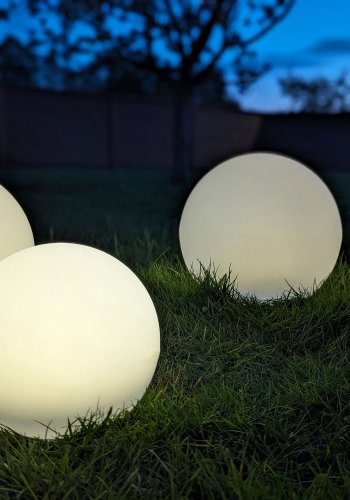 HOUSE NORDIC Lifton LED-lampe - Lampe, oppladbar med integrert solcelle, hvit<br>25 cm