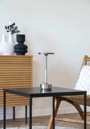 HOUSE NORDIC Lyneham LED-bordlampe, oppladbar - slvfarget aluminium