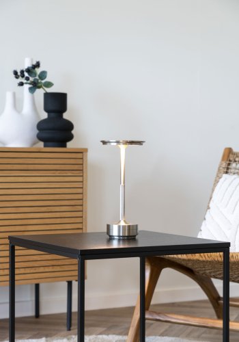 HOUSE NORDIC Lyneham LED-bordlampe, oppladbar - slvfarget aluminium