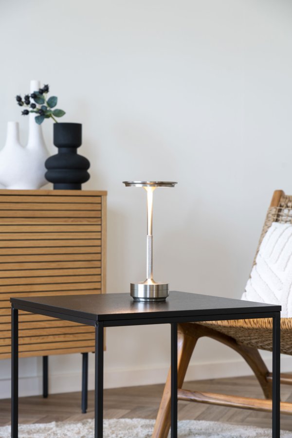 HOUSE NORDIC Lyneham LED-bordlampe, oppladbar - slvfarget aluminium