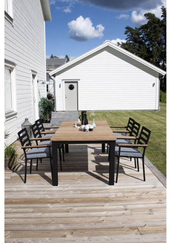 VENTURE DESIGN Brasilia hagestol, med armlener og mrkegr pute - naturlig teak og svart aluminium