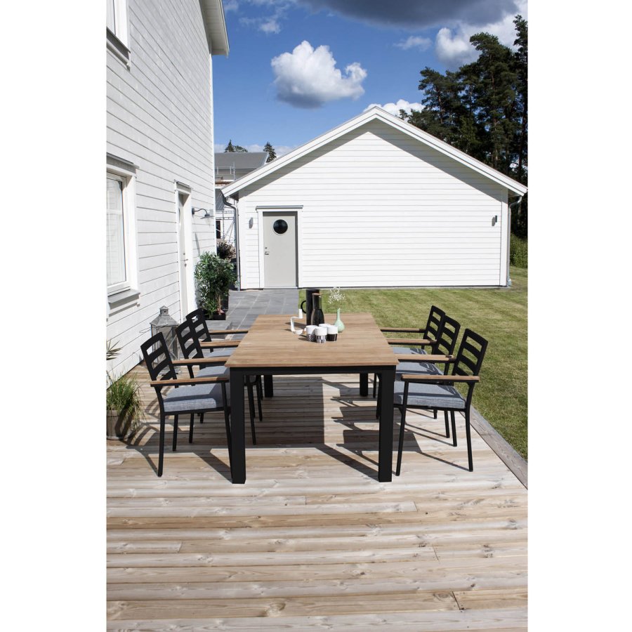 VENTURE DESIGN Brasilia hagestol, med armlener og mrkegr pute - naturlig teak og svart aluminium