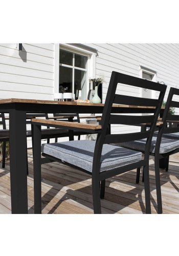 VENTURE DESIGN Brasilia hagestol, med armlener og mrkegr pute - naturlig teak og svart aluminium