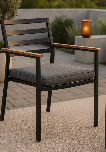 VENTURE DESIGN Brasilia hagestol, med armlener og m�rkegr� pute - naturlig teak og svart aluminium