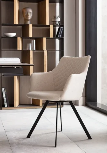 KARE DESIGN Coco Cream drejestol, m. armln - creme polyester og stl