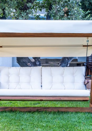 NORDVRK Viva 2400 utendrs trippel hengende sofa - beige polyesterstoff og grantre