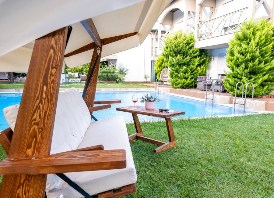 NORDVRK Viva 2400 utendrs trippel hengende sofa - beige polyesterstoff og grantre