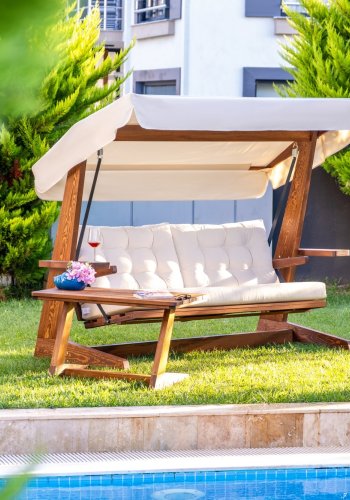 NORDVRK Viva 2400 utendrs trippel hengende sofa - beige polyesterstoff og grantre