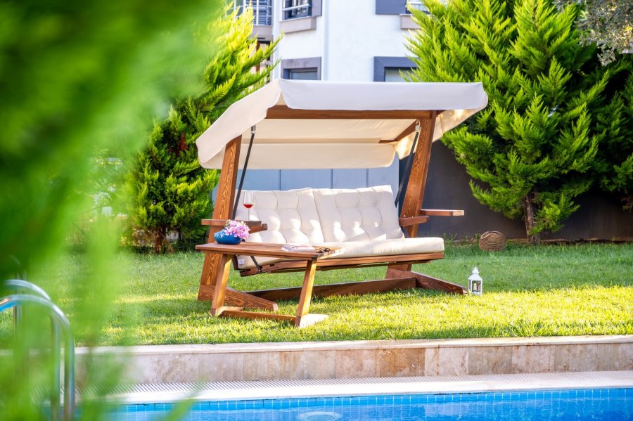 NORDVRK Viva 2400 utendrs trippel hengende sofa - beige polyesterstoff og grantre