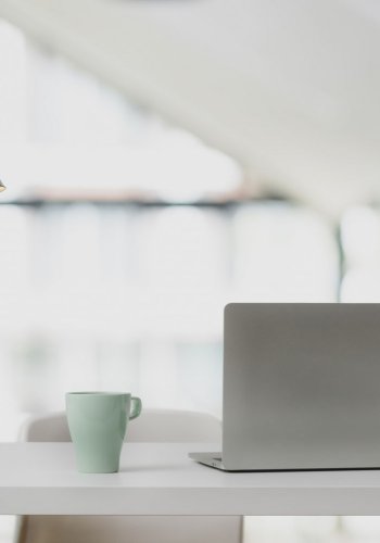 LUMI Tischleuchte - schwarzes Metall