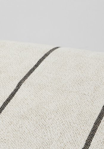 BROSTE COPENHAGEN Sigrid Pouf, quadratisch – Hellbeige und Schwarz (50x50)