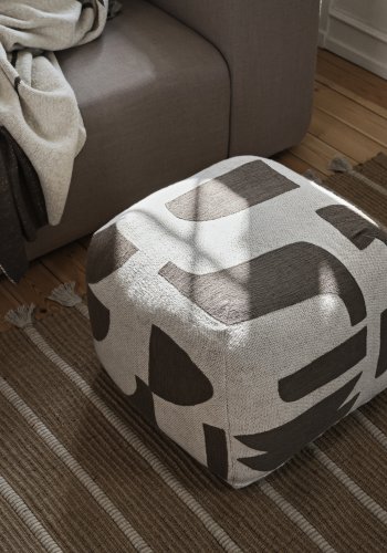 BROSTE COPENHAGEN Mundo Pouf, quadratisch – Kängurubraun und Hellbeige (50x50)