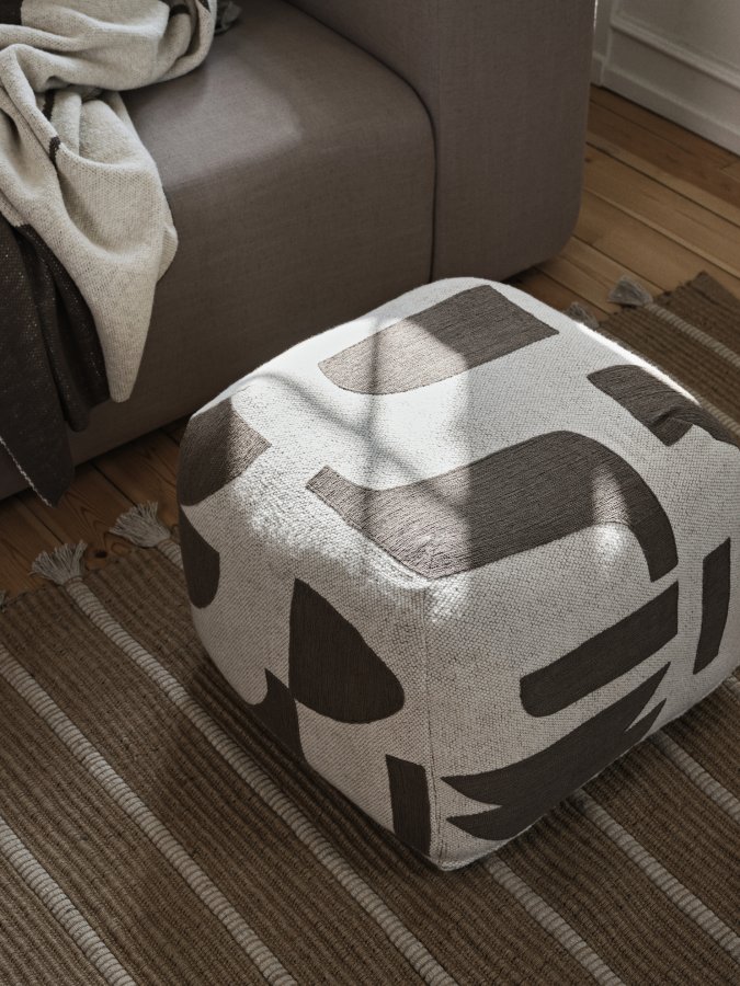 BROSTE COPENHAGEN Mundo Pouf, quadratisch – Kängurubraun und Hellbeige (50x50)