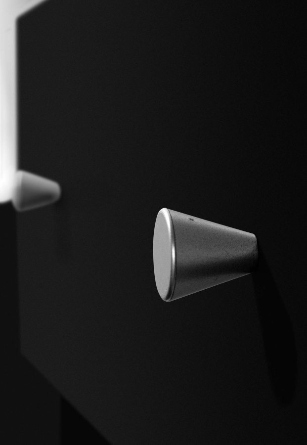 
TVILUM May kommode - sort træ, m. 3 skuffer
