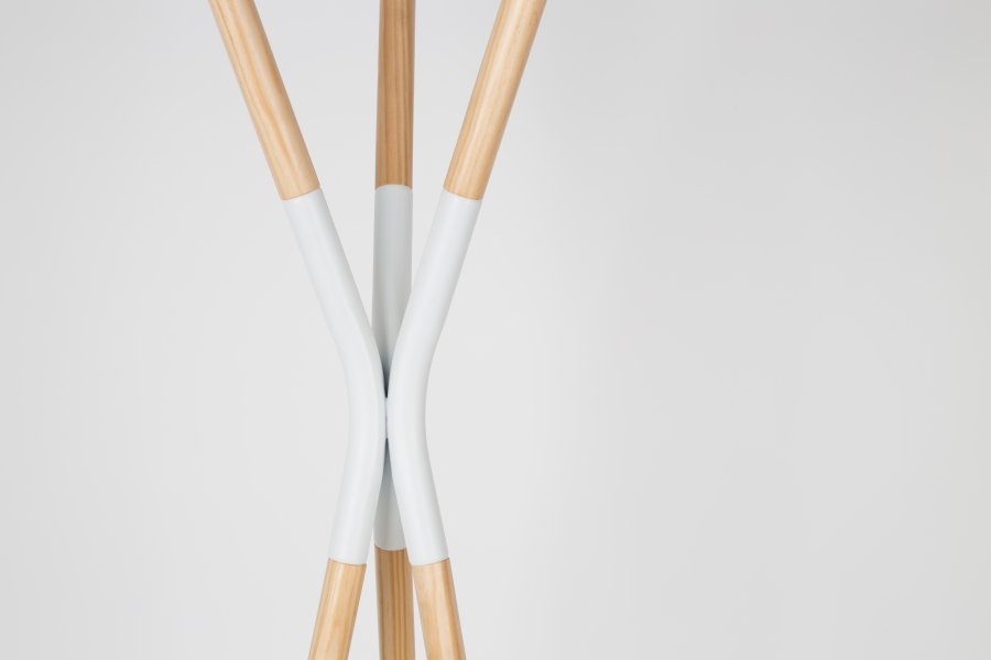 ZUIVER Pinnacle butler - hvit og naturlig grantre