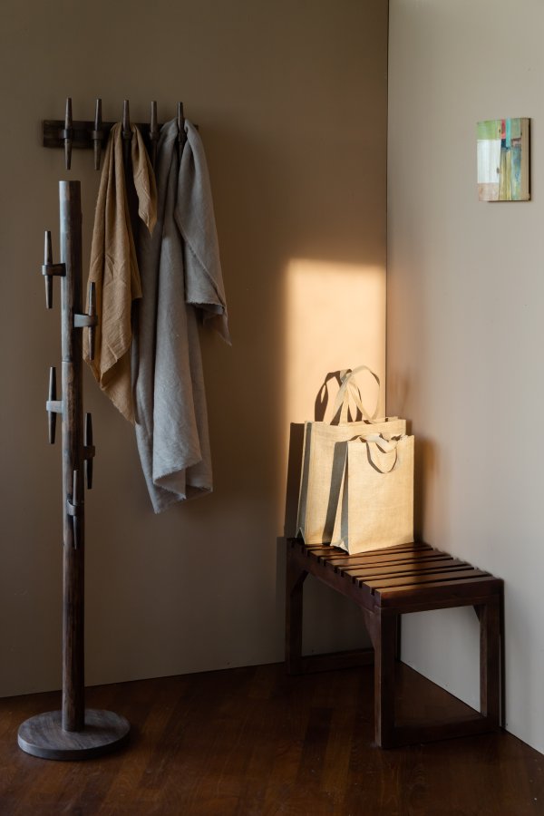 DUTCHBONE Jakub Garderobenstnder - walnussfarbenes Mangoholz