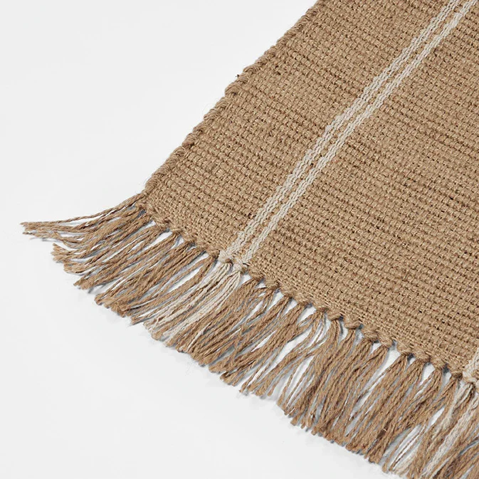BROSTE COPENHAGEN Yuki-Teppich, rechteckig – natürliche Jute und weiße Baumwolle (140 x 70)