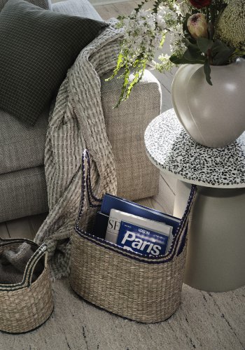 BROSTE COPENHAGEN Agari Beistelltisch, rund – grau/schwarzer Terrazzo und Rainy Day Grauguss (45)