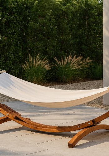 VENTURE DESIGN Hedvig hengek�ye med stativ - off-white polyester og brunt tre