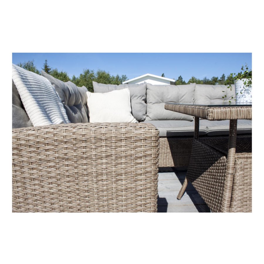 VENTURE DESIGN Watford hjrne hagesofa med puter i naturstoff og glassbord - naturlig aluminium og flettet