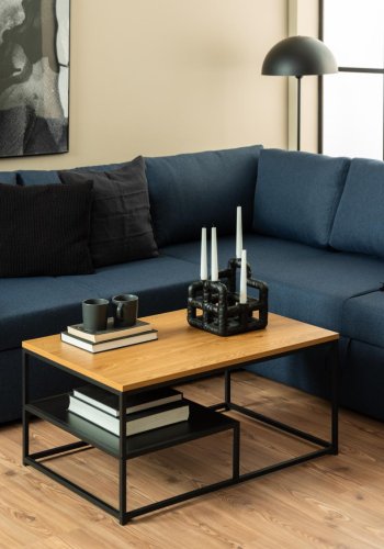 ACT NORDIC Gila Couchtisch, mit 1 Ablage - Wildeiche natur/schwarzes Melamin und schwarzer Stahl (90x60)