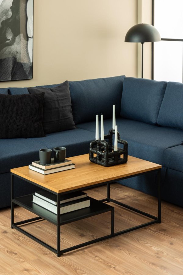 ACT NORDIC Gila Couchtisch, mit 1 Ablage - Wildeiche natur/schwarzes Melamin und schwarzer Stahl (90x60)