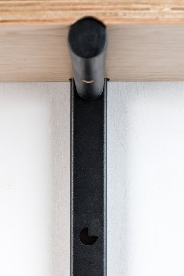 ZUIVER Bundy Wall vegghylle - naturlig kryssfiner og jern