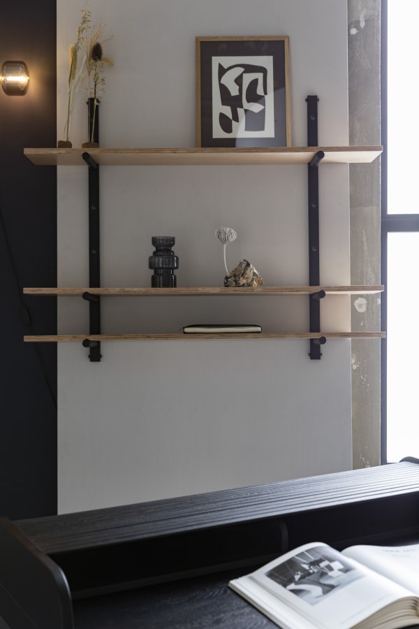 ZUIVER Bundy Wall vegghylle - naturlig kryssfiner og jern