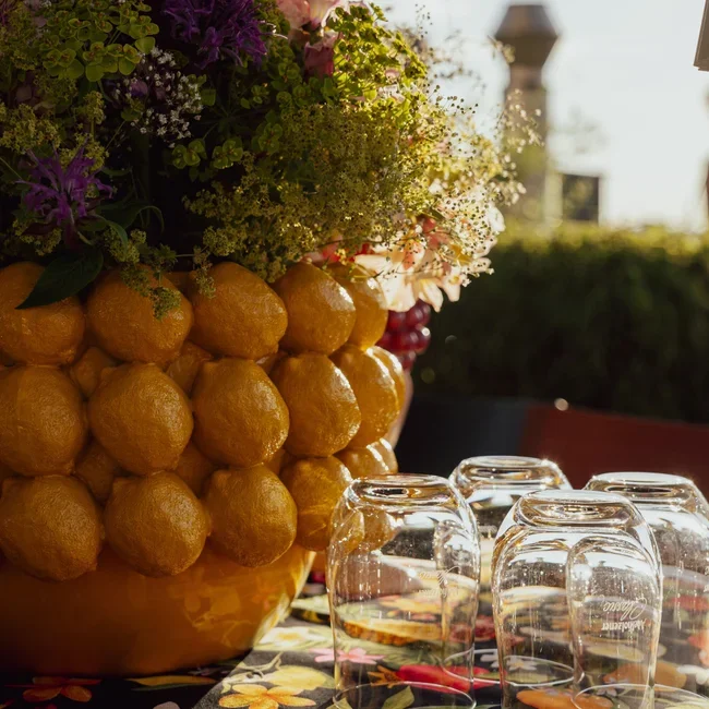 KARE DESIGN Deco Lemon Juice urtepotteskjuler, rund - gul polysandsten (34)